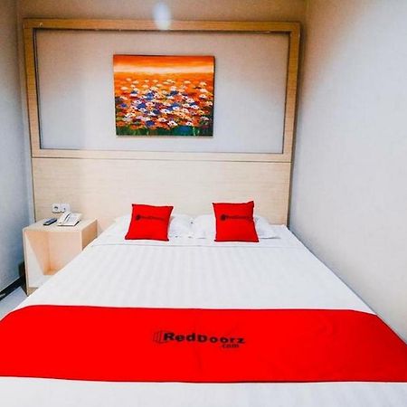 Reddoorz Plus Near Sultan Hasanuddin Airport Makassar Exteriör bild
