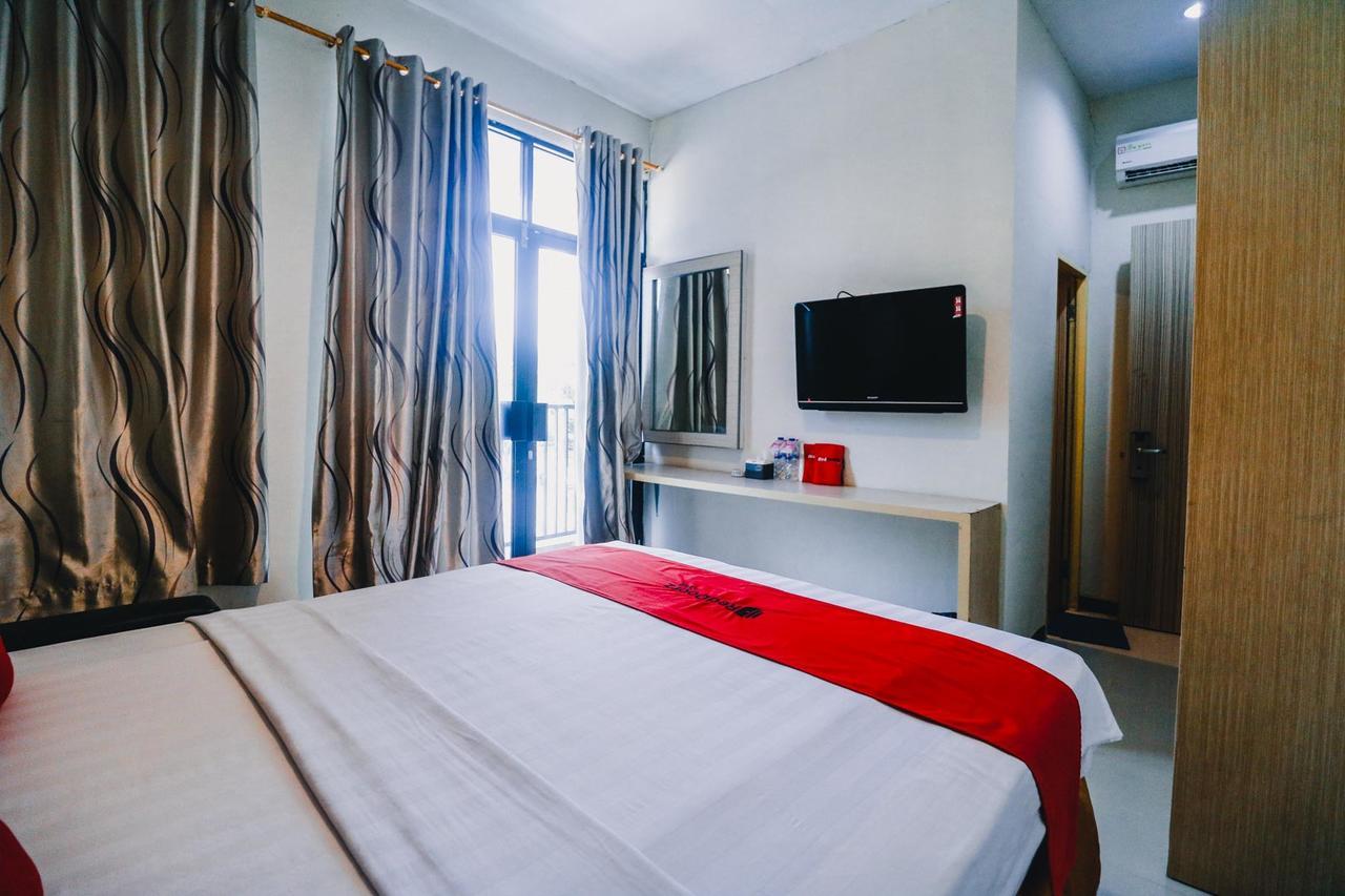 Reddoorz Plus Near Sultan Hasanuddin Airport Makassar Exteriör bild
