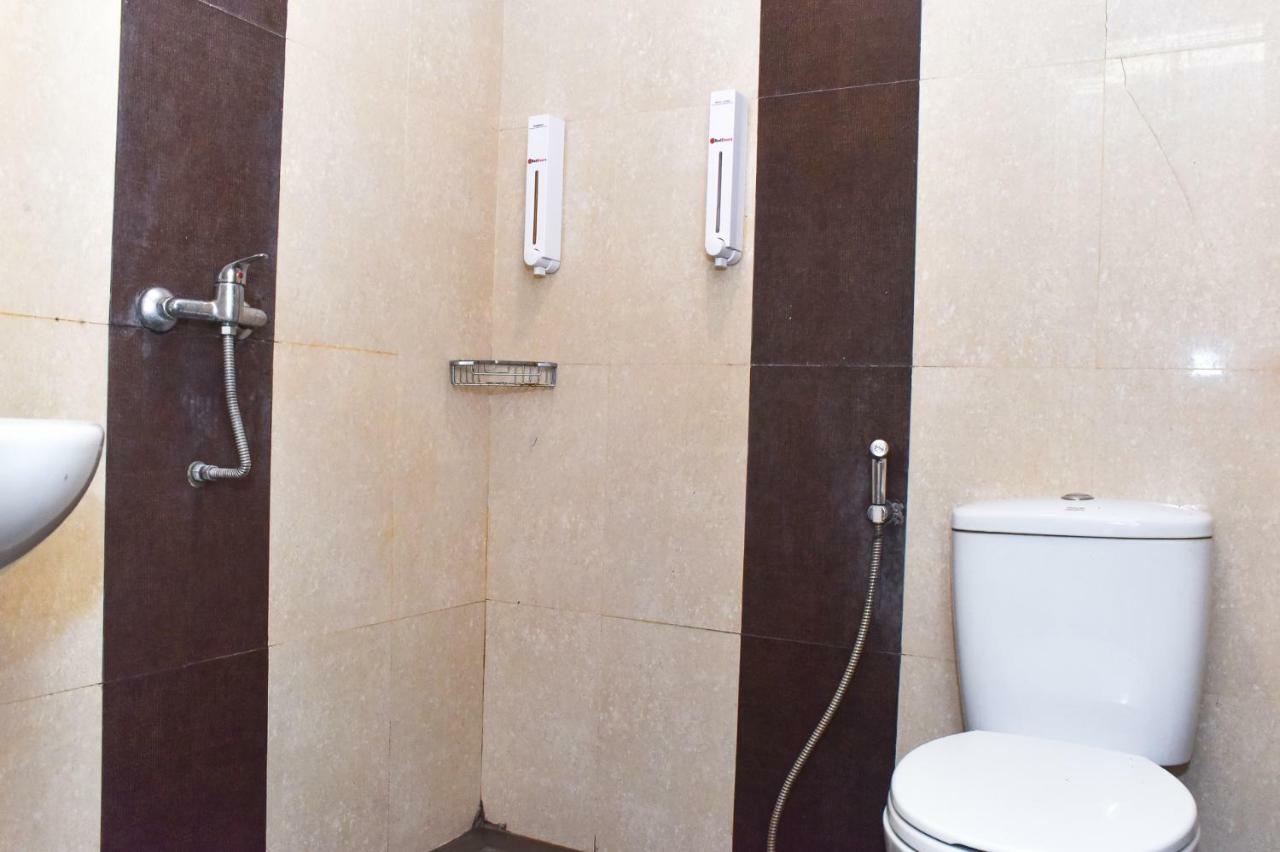 Reddoorz Plus Near Sultan Hasanuddin Airport Makassar Exteriör bild