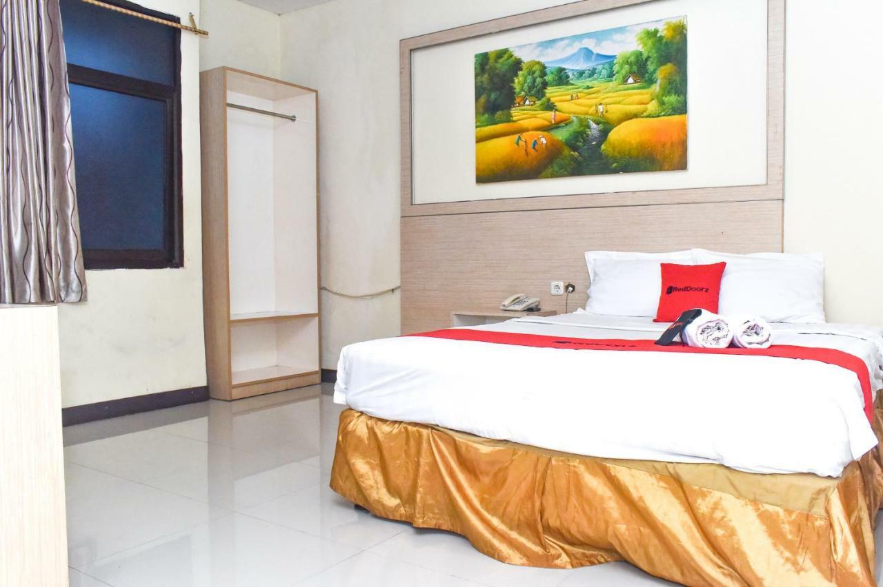 Reddoorz Plus Near Sultan Hasanuddin Airport Makassar Exteriör bild
