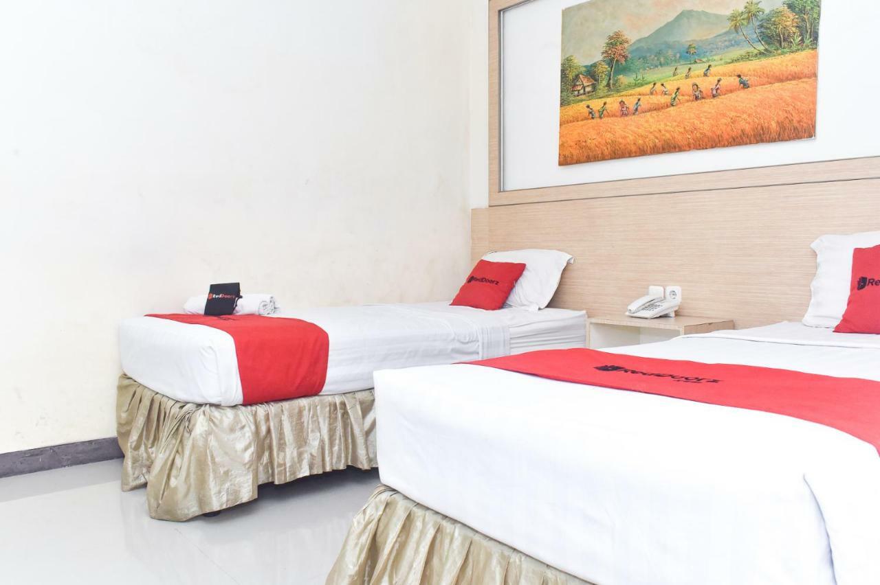 Reddoorz Plus Near Sultan Hasanuddin Airport Makassar Exteriör bild