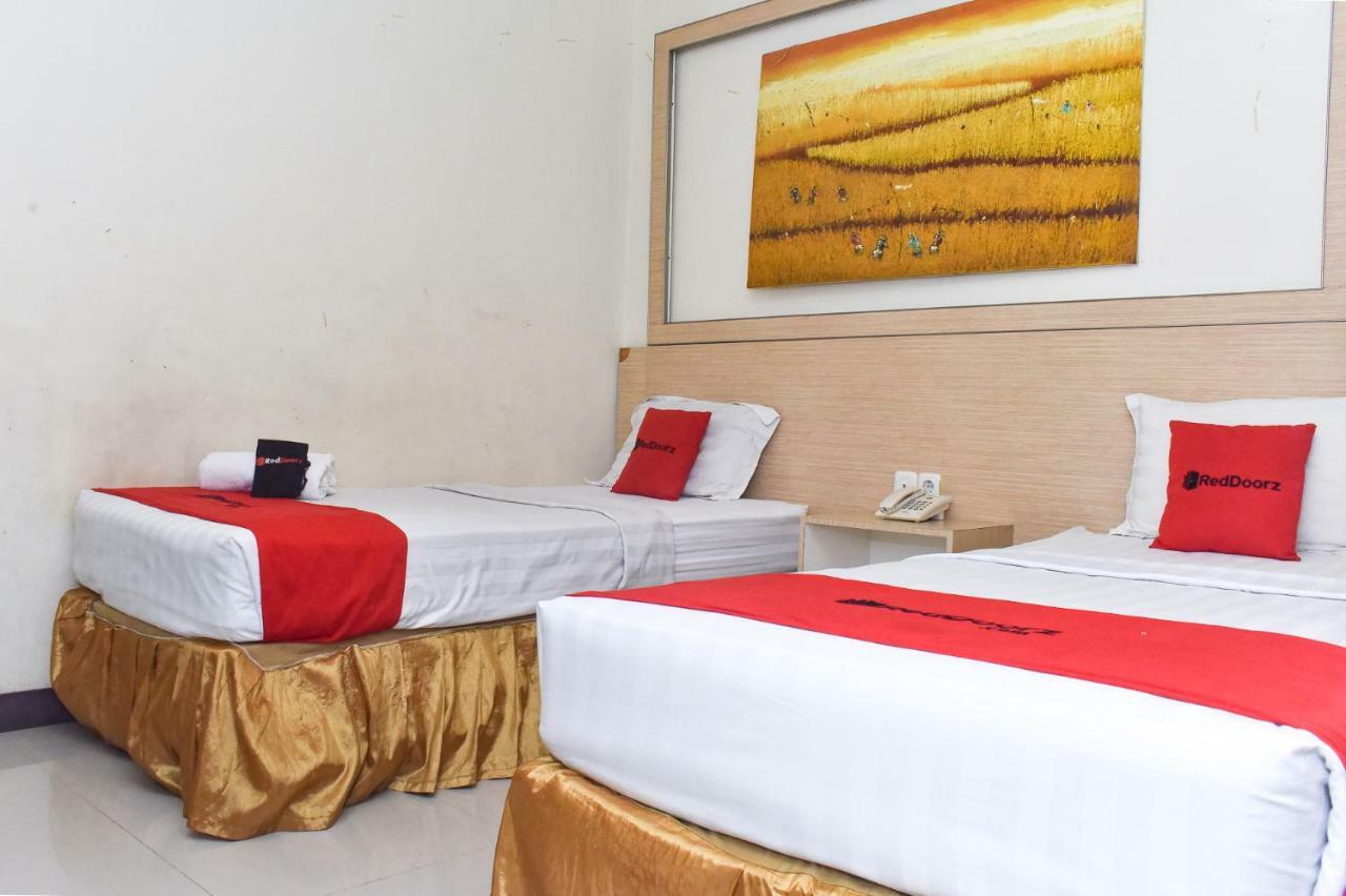 Reddoorz Plus Near Sultan Hasanuddin Airport Makassar Exteriör bild