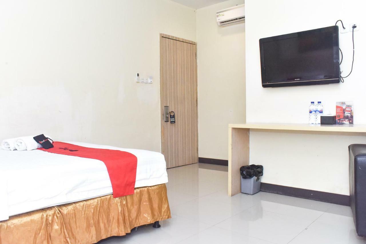 Reddoorz Plus Near Sultan Hasanuddin Airport Makassar Exteriör bild