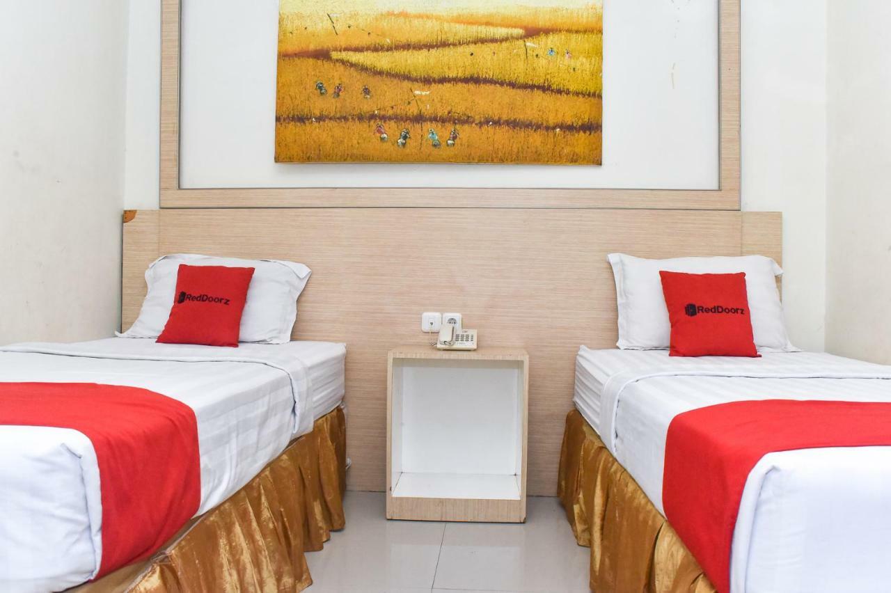 Reddoorz Plus Near Sultan Hasanuddin Airport Makassar Exteriör bild