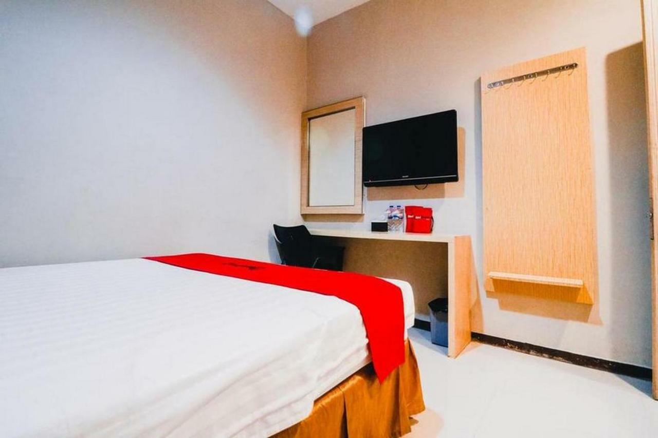 Reddoorz Plus Near Sultan Hasanuddin Airport Makassar Exteriör bild